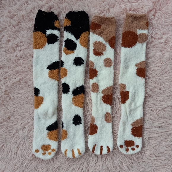 1 LEFT! Kitty paw socks! Toe beans! Fuzzy warm knee high socks! Nwot, never worn - Picture 4 of 4
